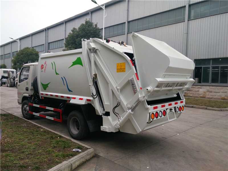 How to Export Blue 3m³ Hook Arm Garbage Truck to Saudi Arabia & UAE: SABER Certification & Customs Guide 2025