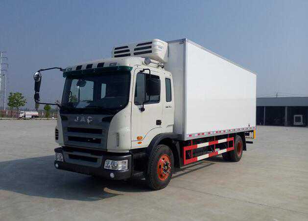 Jianghuai Gelfa 6.8-meter refrigerated truck