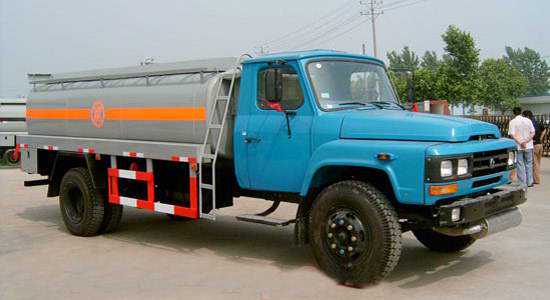 东风140尖头油轮